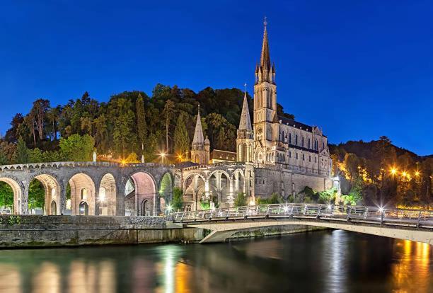 Charmant Studio Proche Centre Ville Et Gare Lourdes Exterior foto